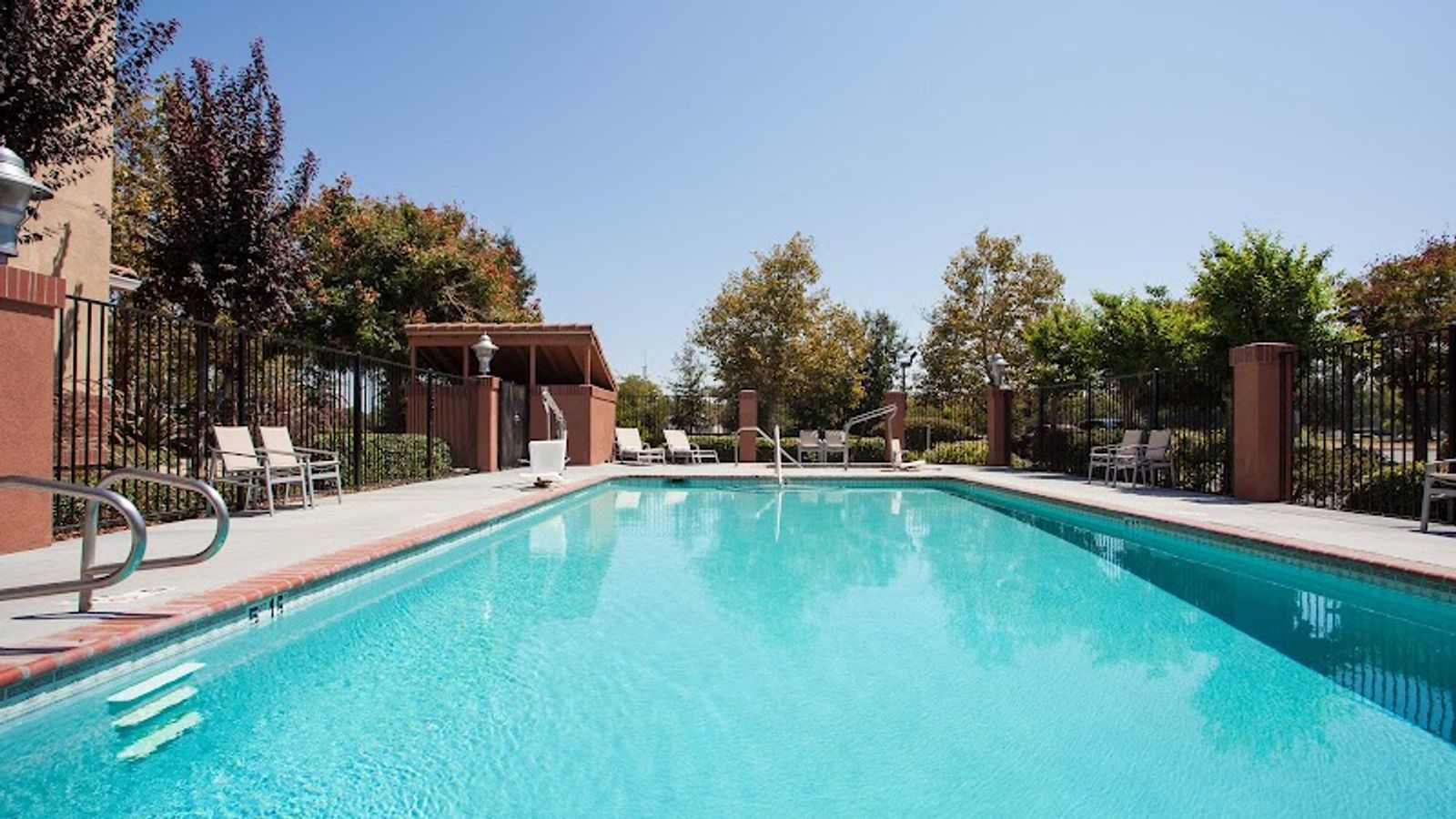 Photo of Holiday Inn Express & Suites Davis - University Area, an IHG Hotel