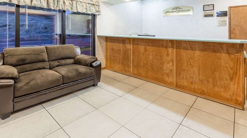 Photo of Howard Johnson by Wyndham Roseburg