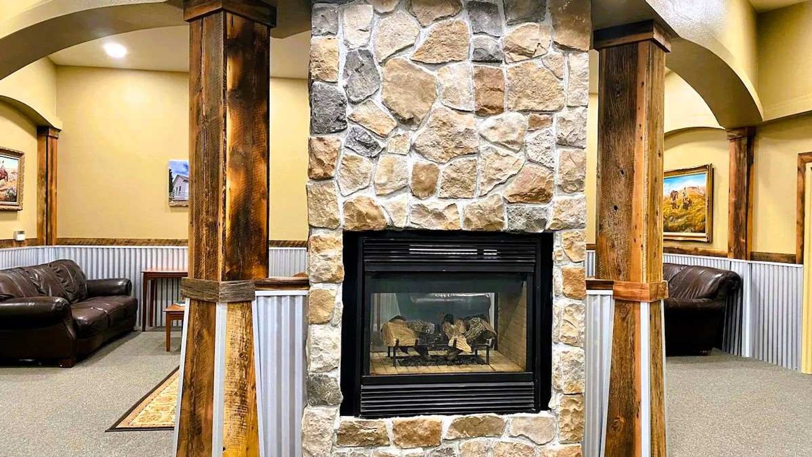 RED ROCK LODGE - Reception, Fireplace