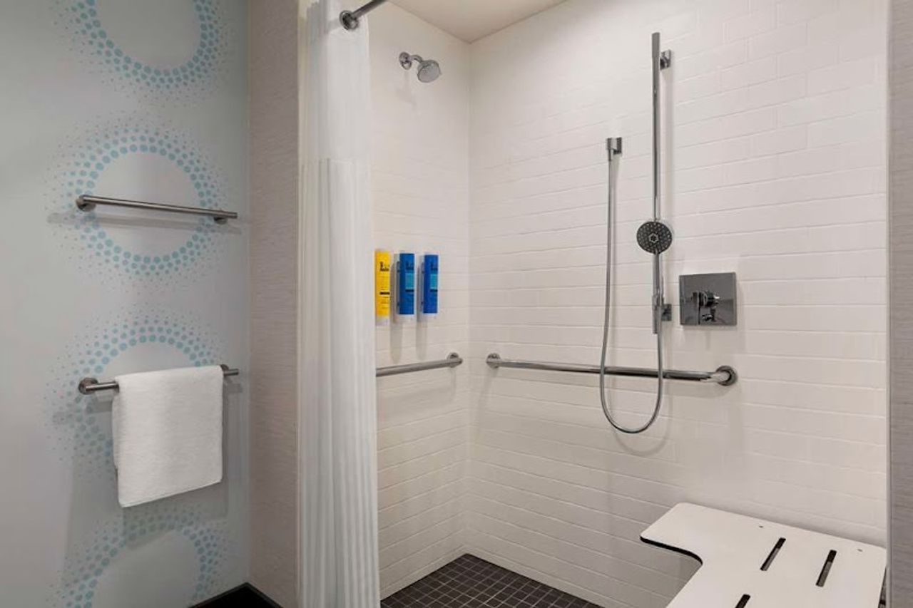 Photo of Tru by Hilton Lodi