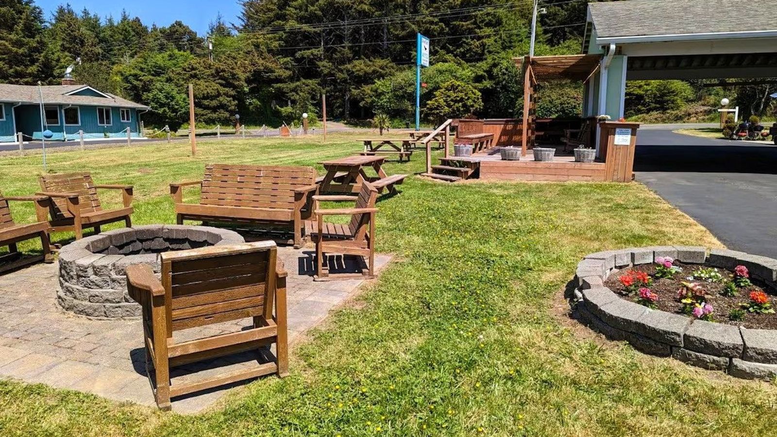 Silver Surf Motel - Outdoor Seating Area, Firepit