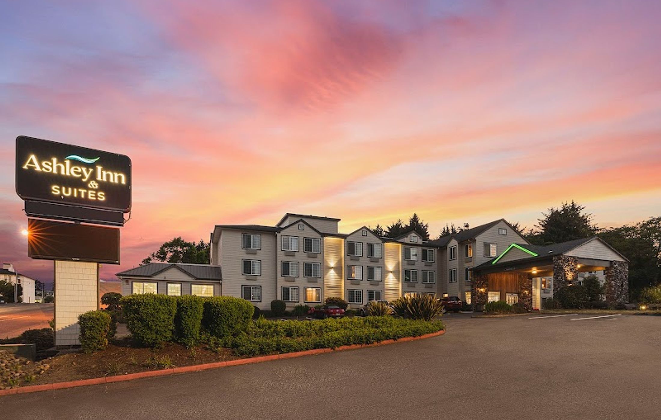 The Ashley Inn & Suites