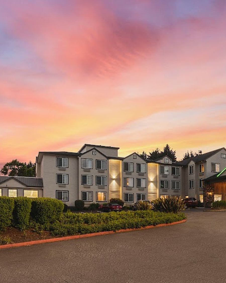 The Ashley Inn & Suites