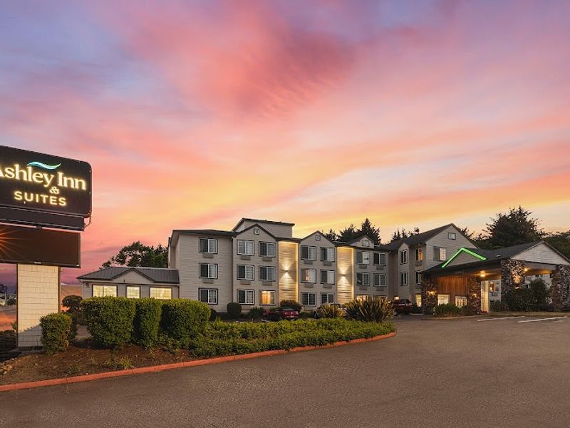 The Ashley Inn & Suites