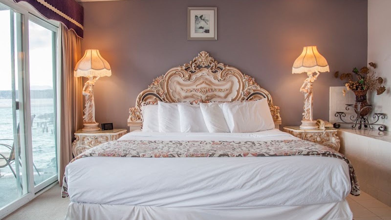 Photo of The Tides Inn & Suites