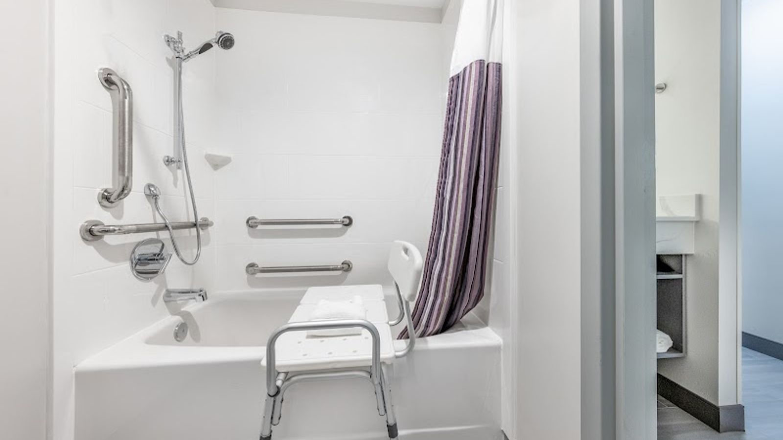 Photo of La Quinta Inn by Wyndham Lynnwood