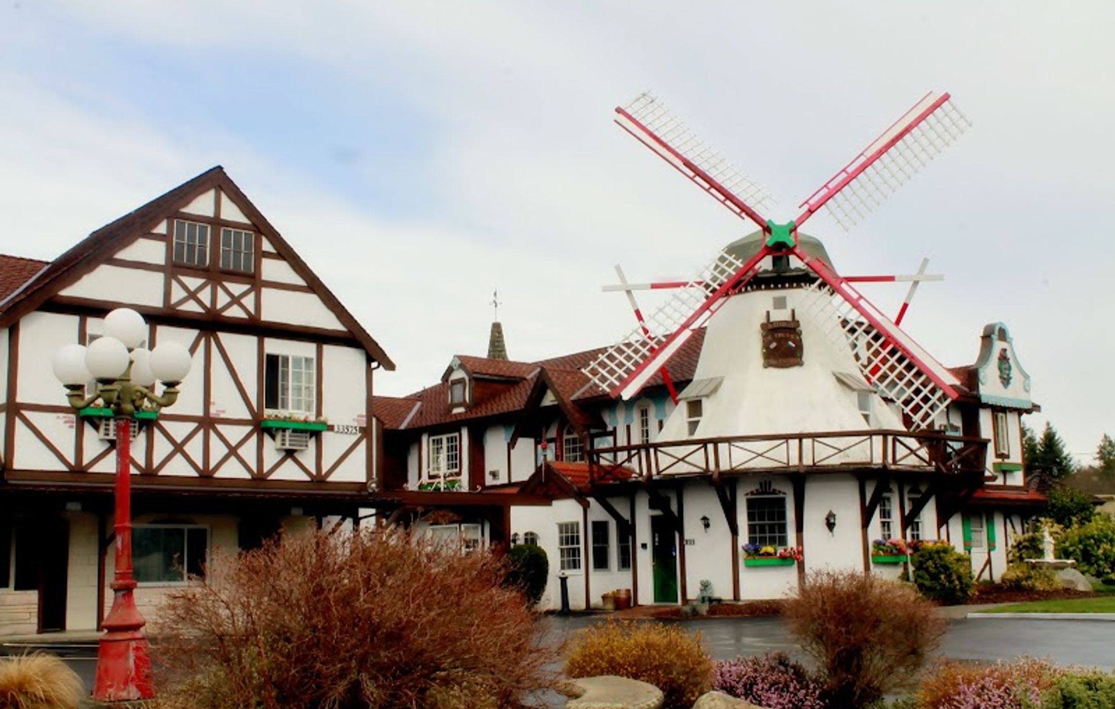 Auld Holland Inn