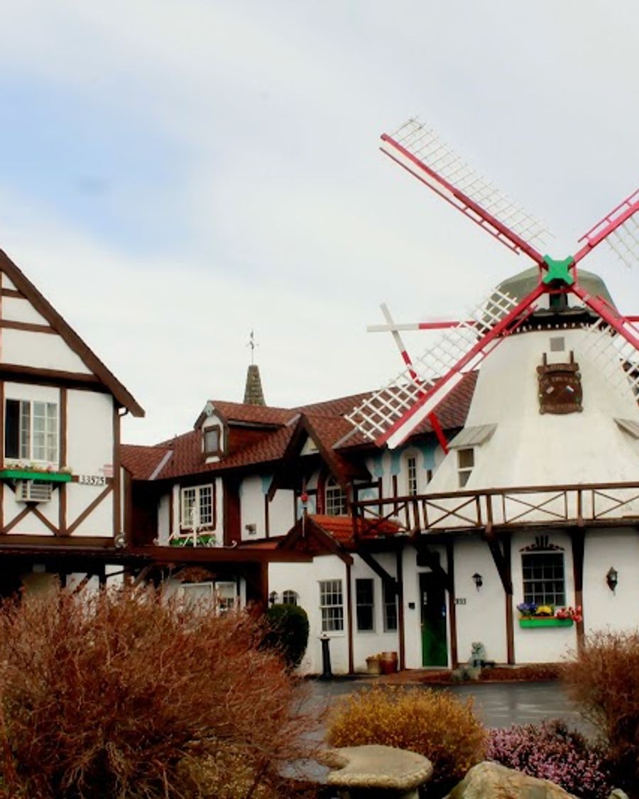 Auld Holland Inn