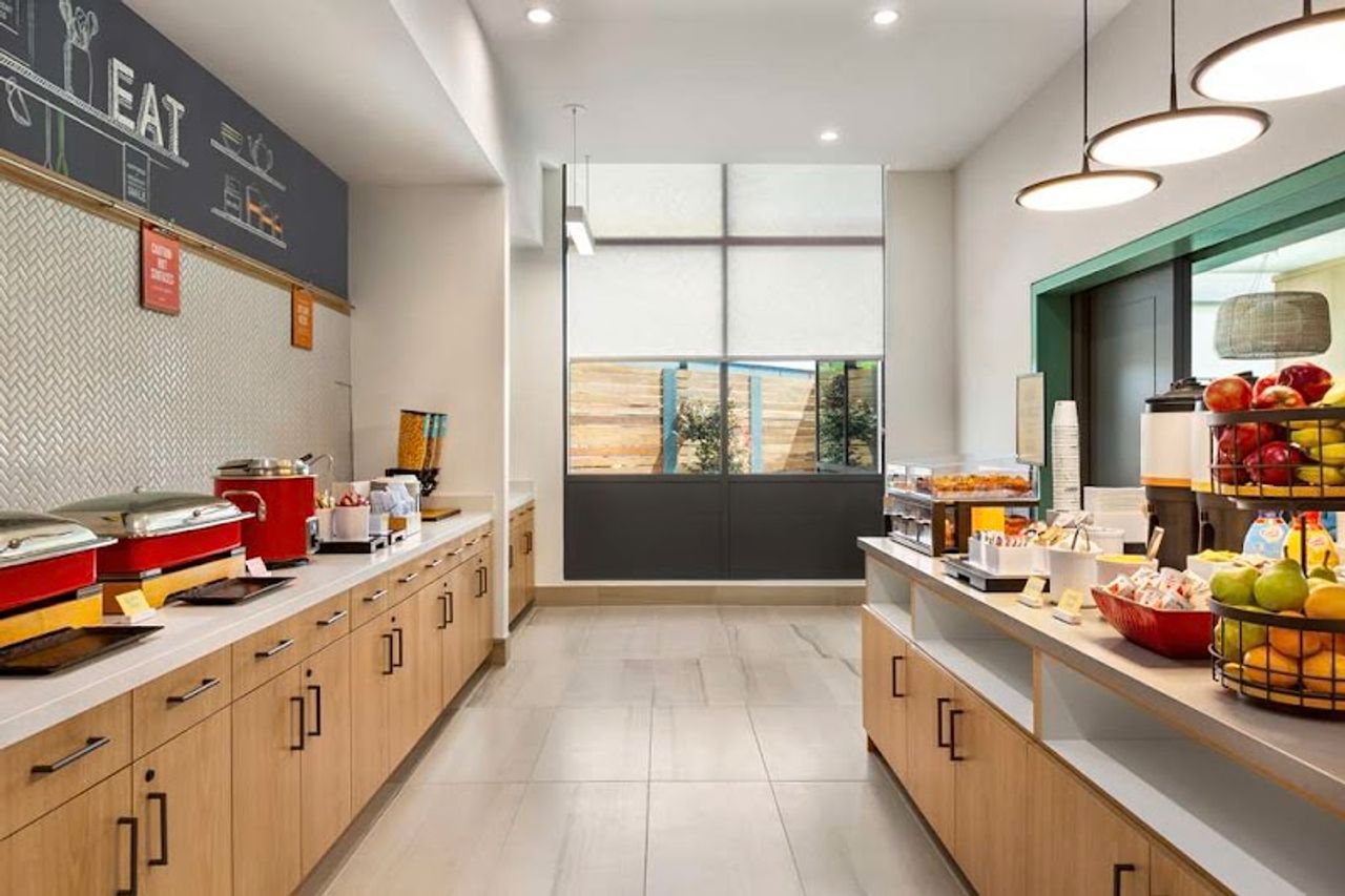 Photo of Hampton Inn & Suites San Mateo-San Francisco Airport