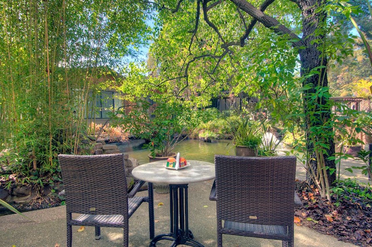 Photo of Dinah's Garden Hotel