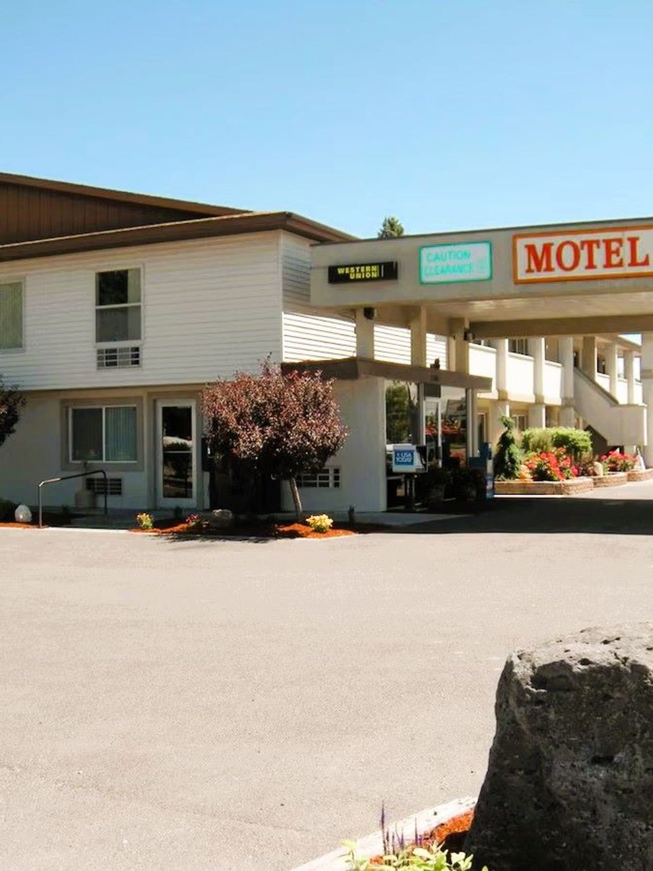 Motel West