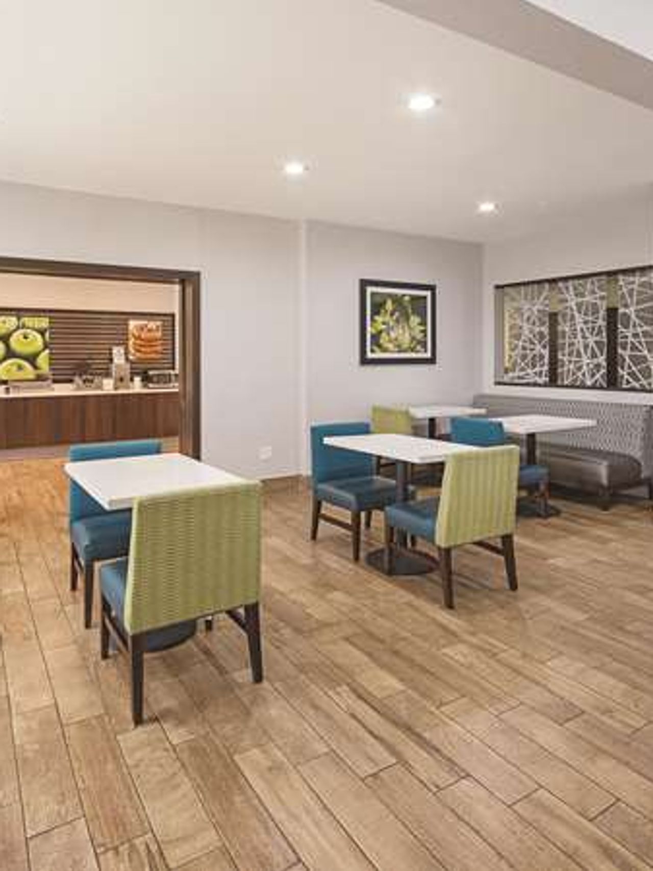 Photo of La Quinta Inn & Suites by Wyndham Central Point - Medford
