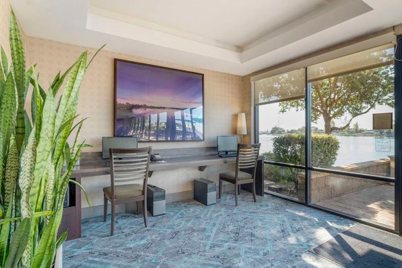 Photo of Best Western Plus Bayside Hotel