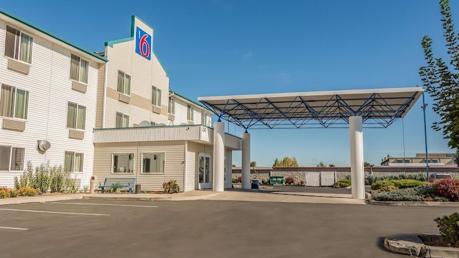 Photo of Motel 6 Redmond, OR