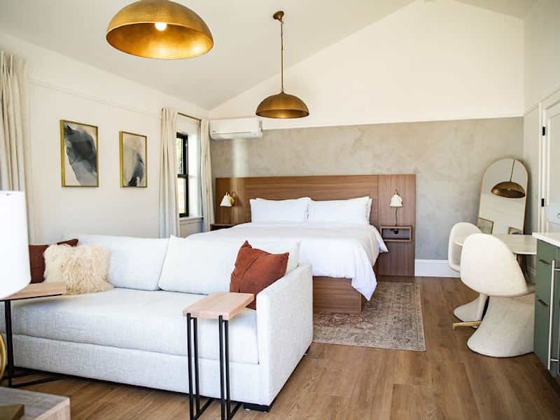 Photo of the compass mcminnville - The compass studio: KING BED AND QUEEN PULLOUT SOFA, SPA BATHROOM WITH TUB/SHOWER COMBO, ELECTRIC FIREPLACE, KITCHENETTE, PRIVATE OUTDOOR SPACE, KID FRIENDLY