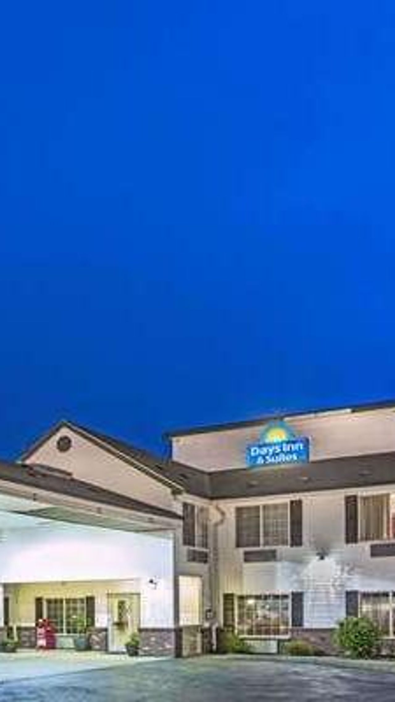 Photo of Days Inn & Suites by Wyndham Gresham