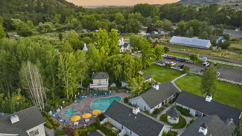 Lithia Springs Resort - Oregon's Mineral Waters Retreat