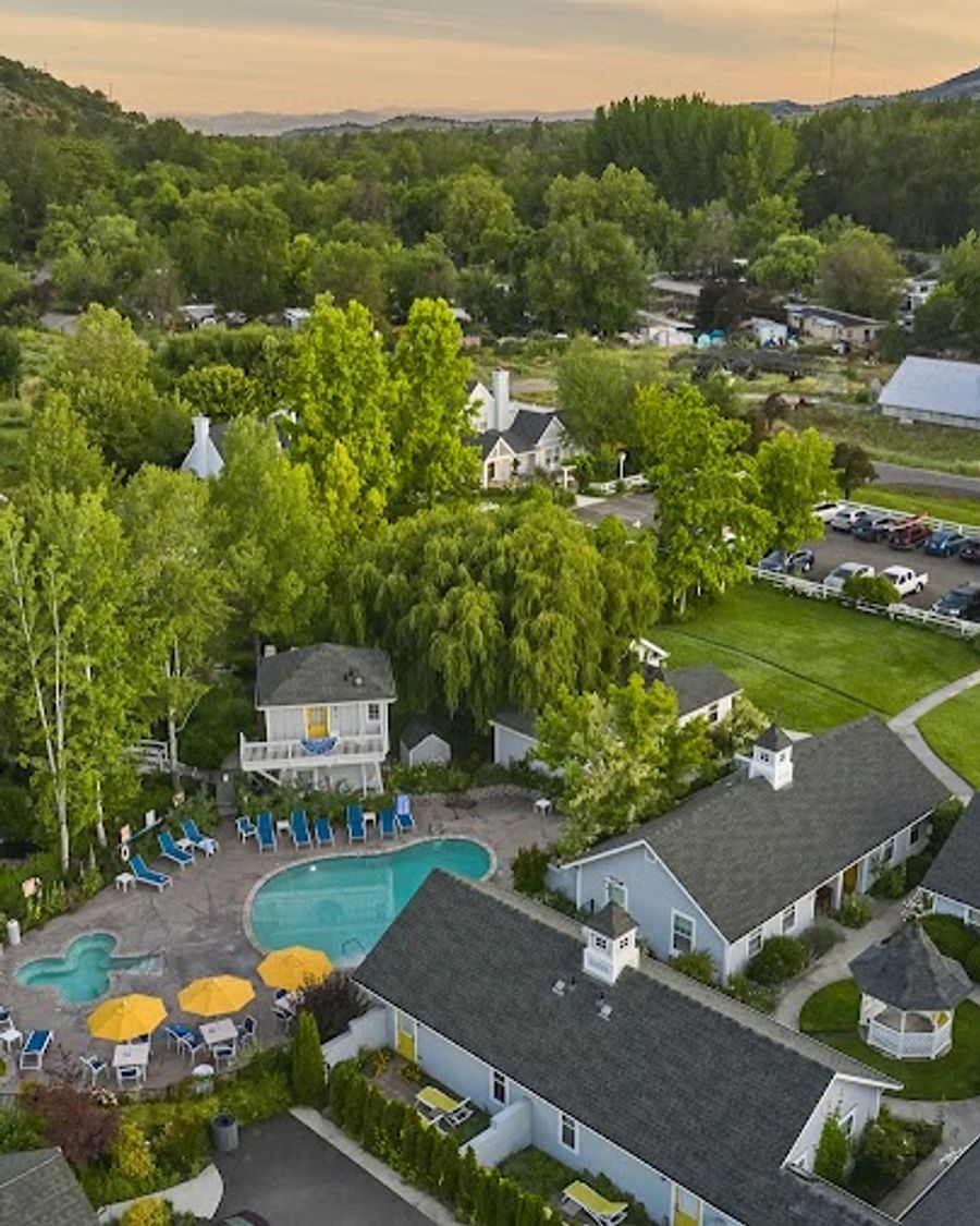 Lithia Springs Resort - Oregon's Mineral Waters Retreat