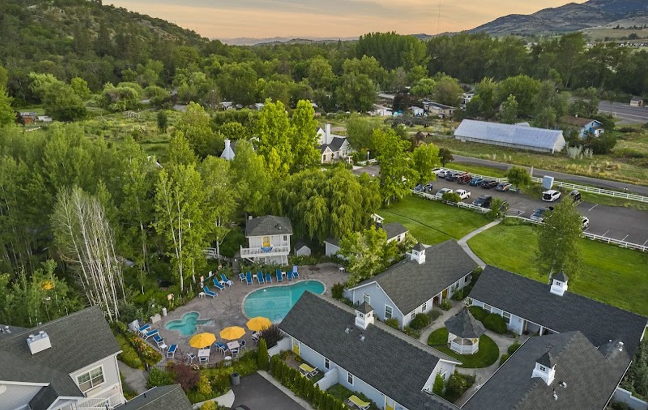 Photo of Lithia Springs Resort - Oregon's Mineral Waters Retreat