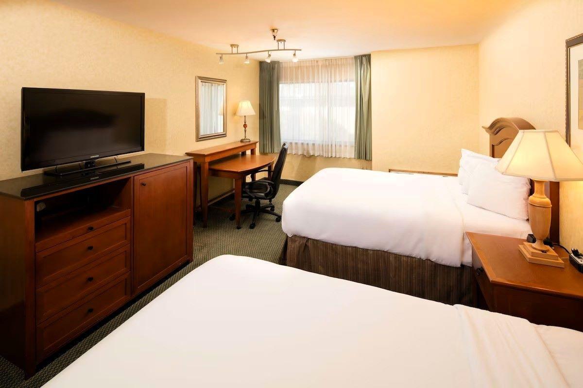 Red Lion Hotel Wenatchee City Center - Premium Two Queen Beds