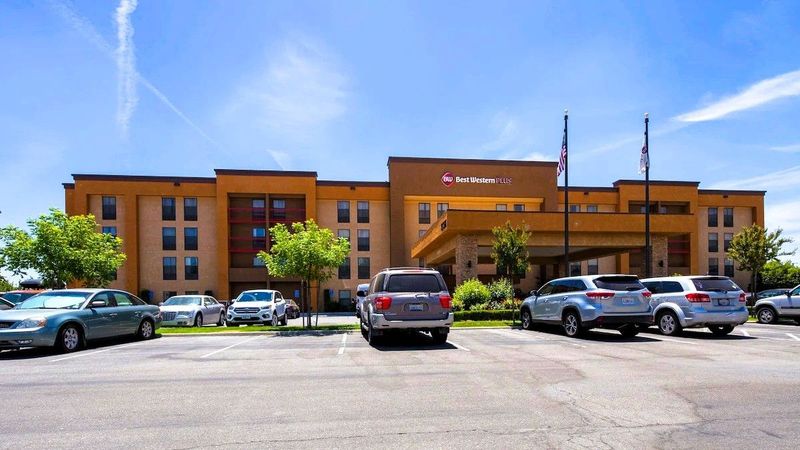 Best Western Plus Fresno Airport Hotel