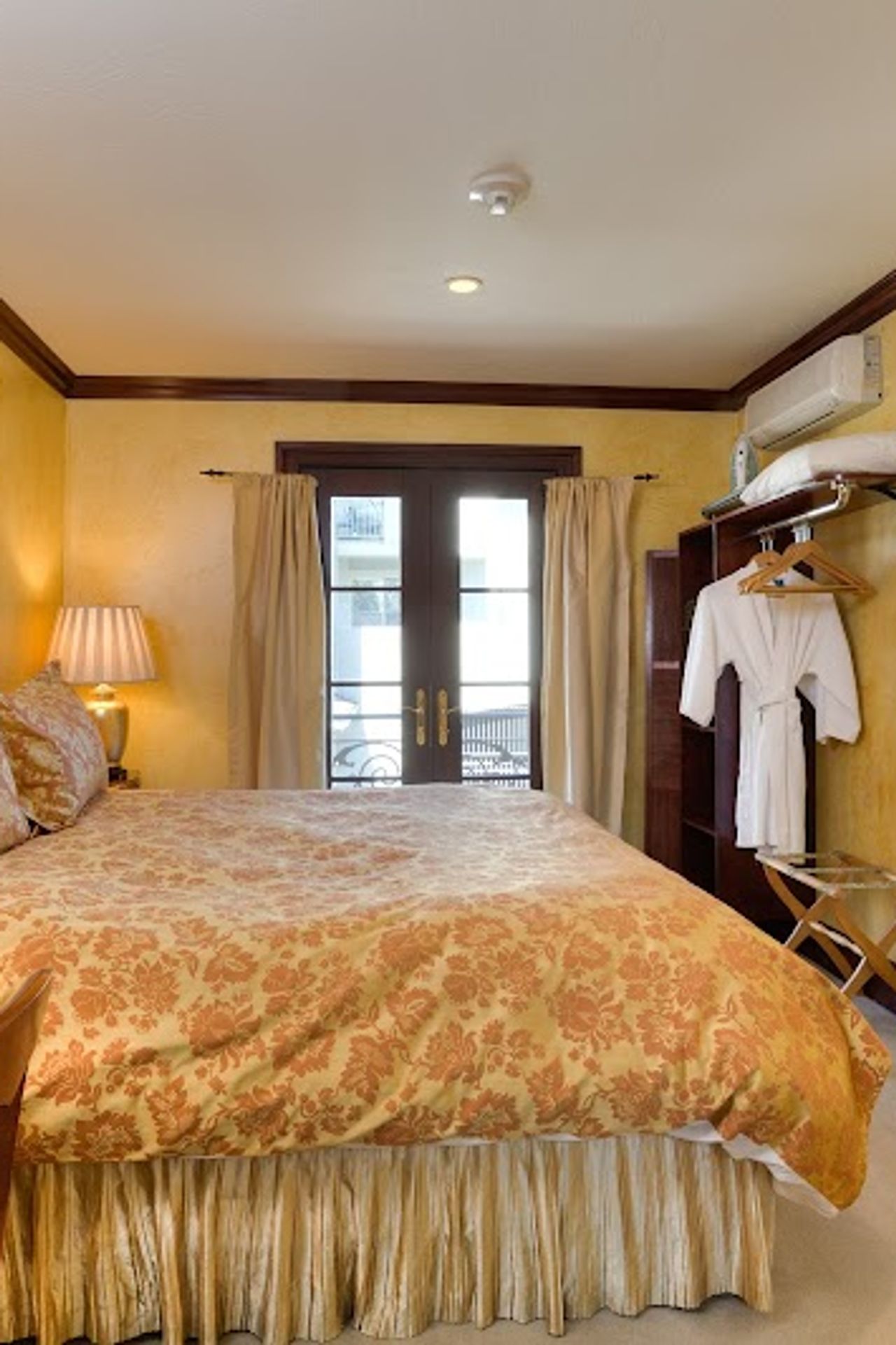 Photo of Ashland Creek Inn