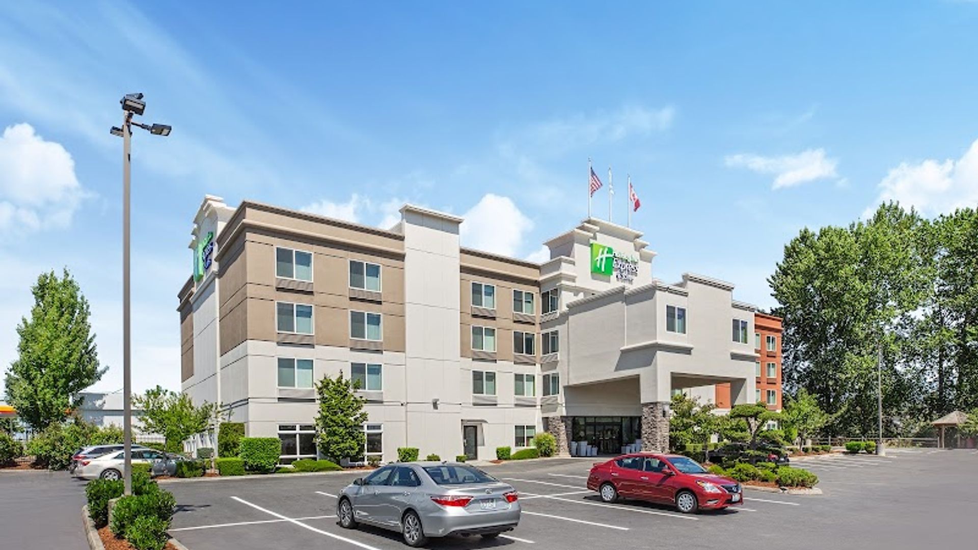 Holiday Inn Express & Suites