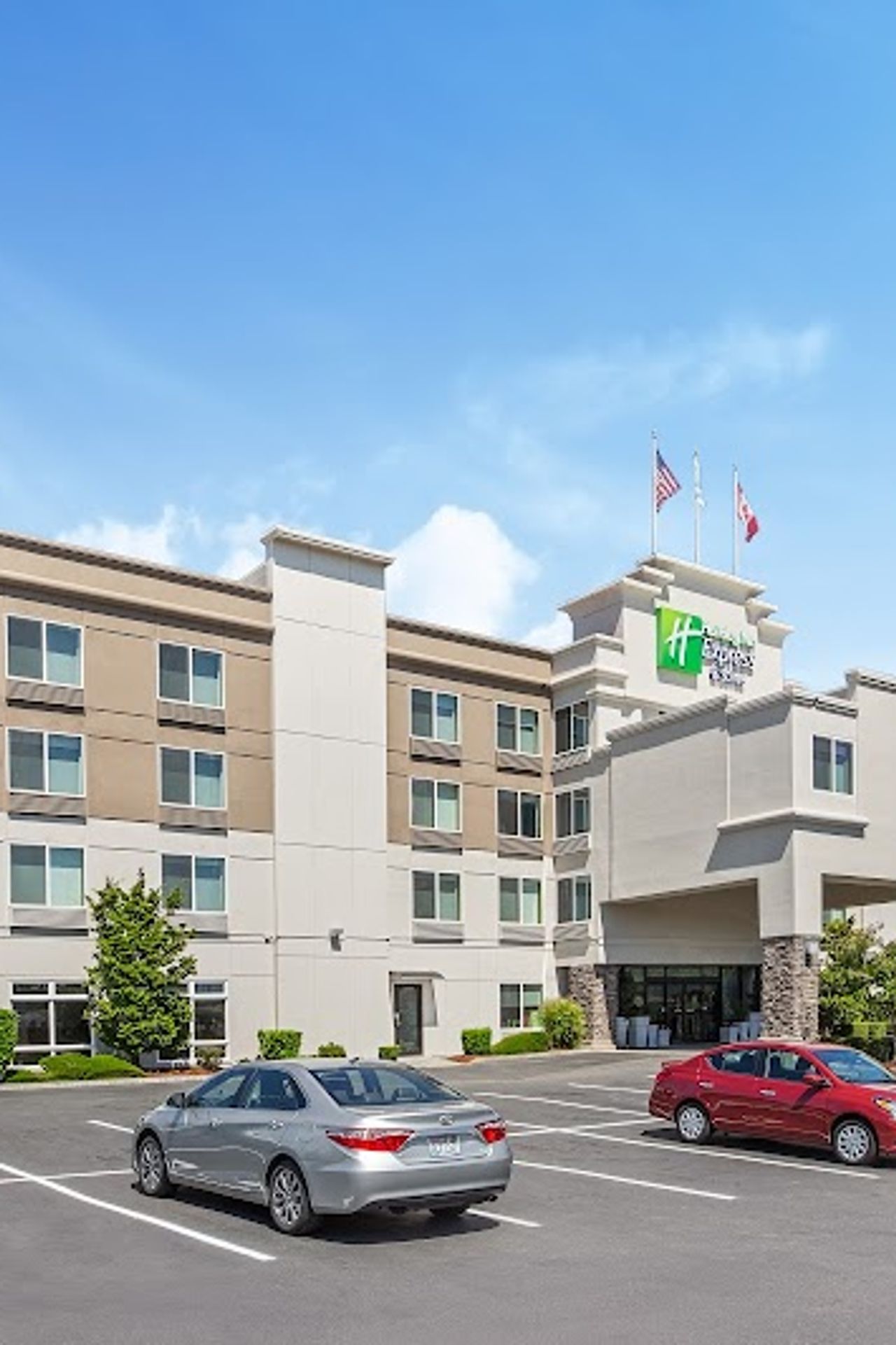 Photo of Holiday Inn Express & Suites