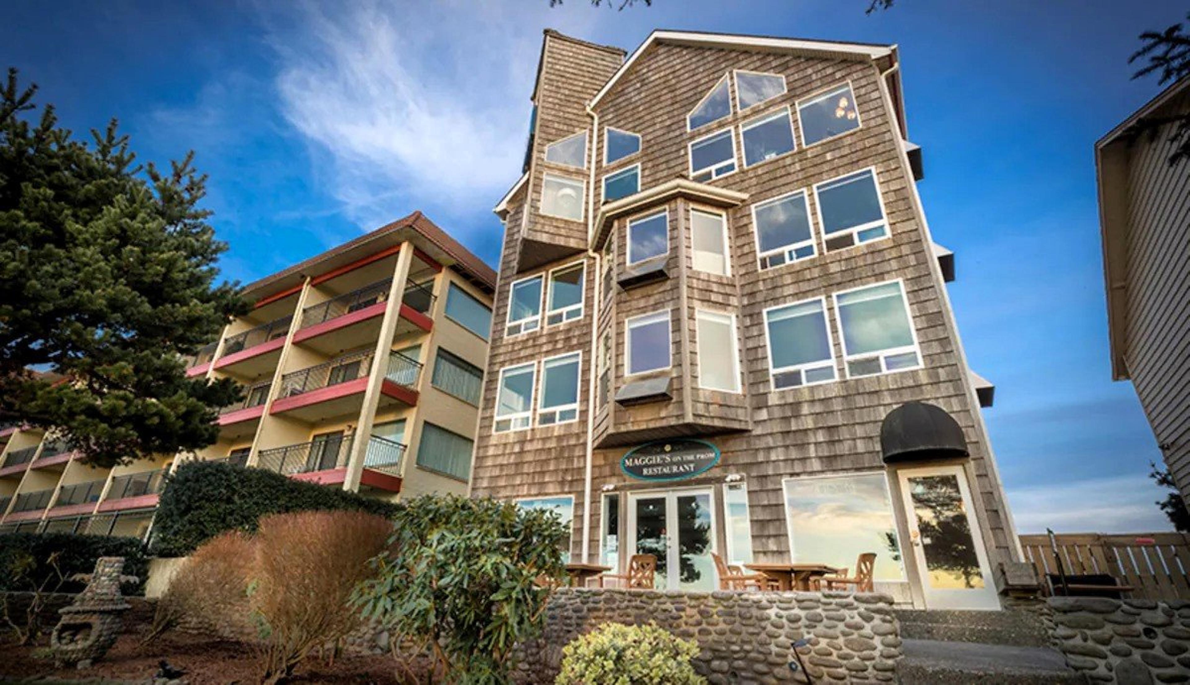 Exterior of Seaside Oceanfront Inn