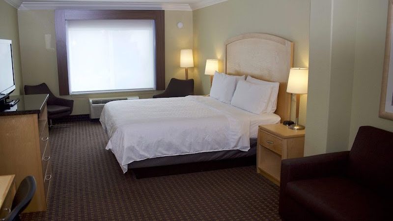 Photo of Holiday Inn Express & Suites Vacaville, an IHG Hotel