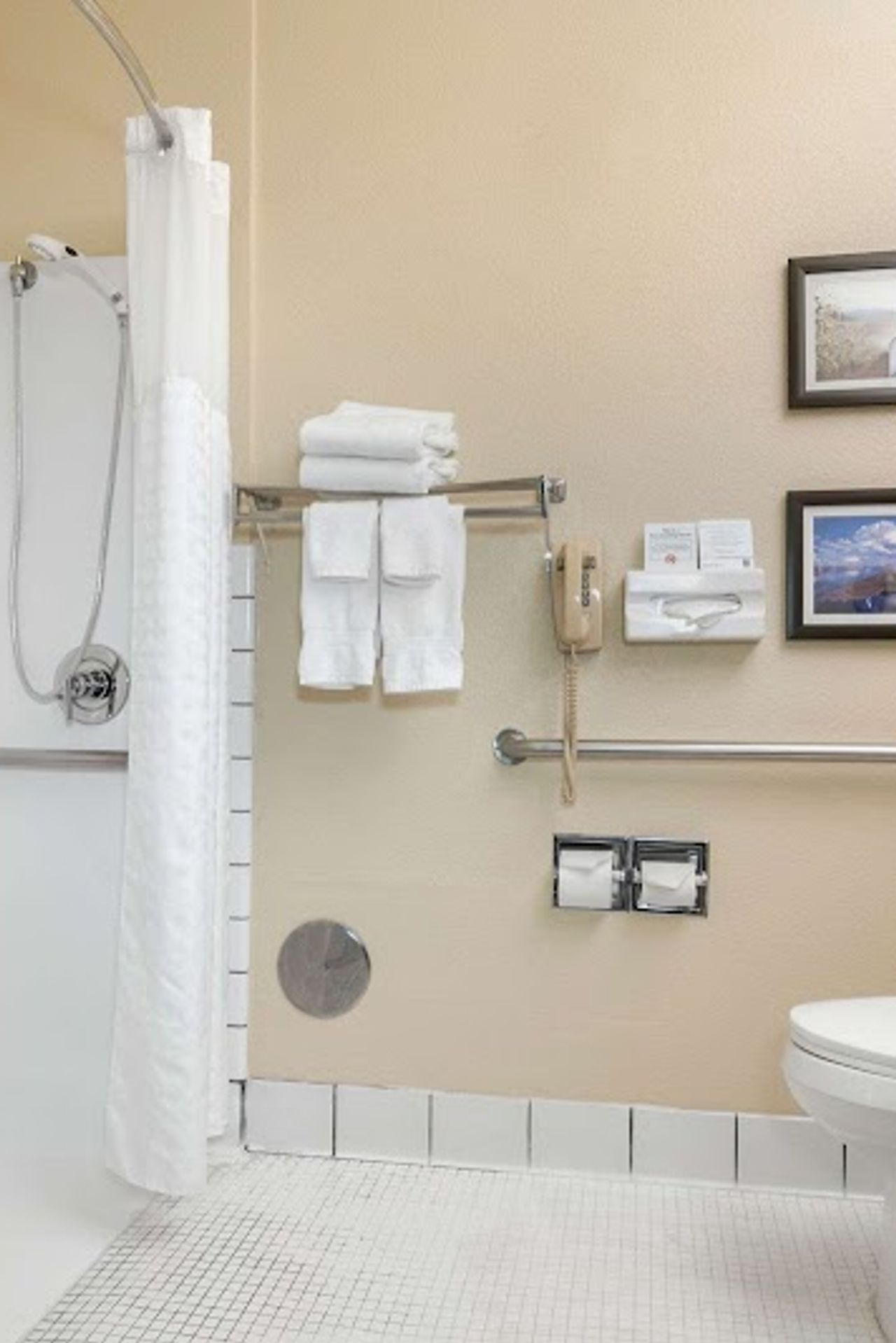 Photo of Comfort Inn Medford North