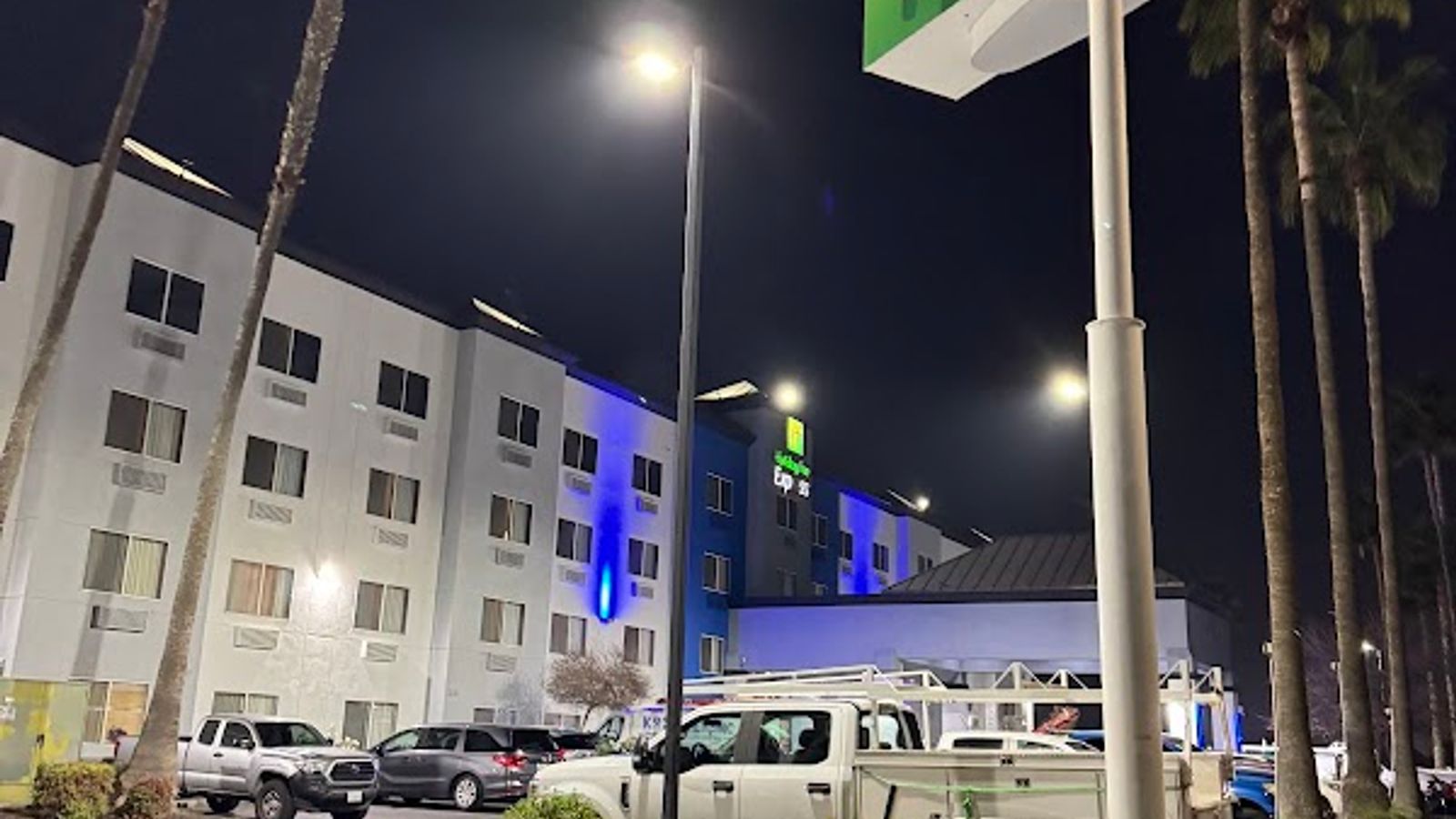 Holiday Inn Express Bakersfield, an IHG Hotel