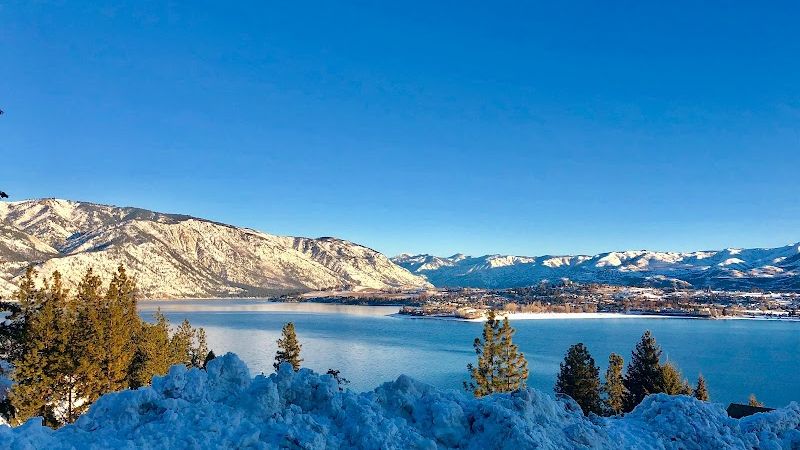 Photo of Lakeside Lodge & Suites