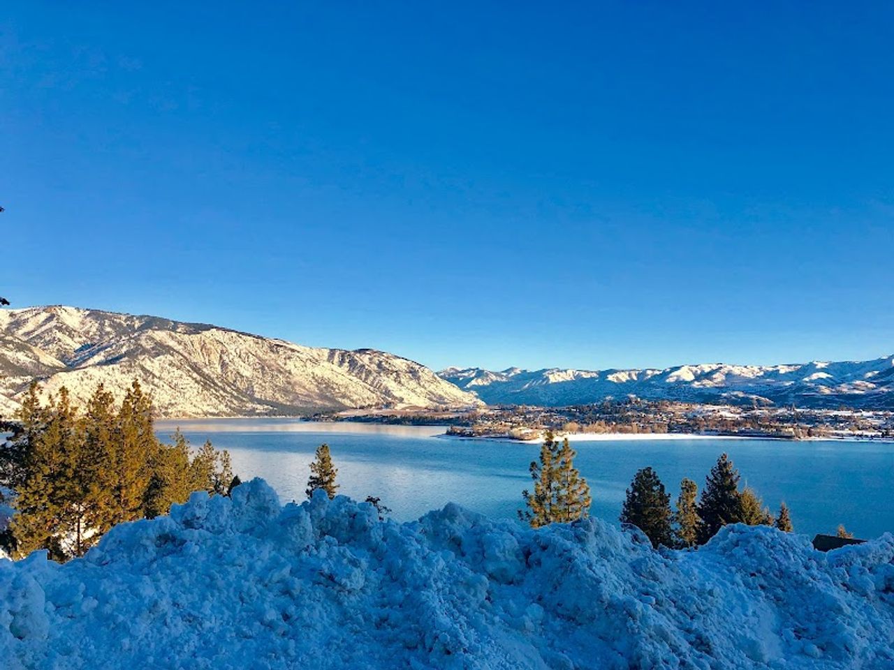 Photo of Lakeside Lodge & Suites