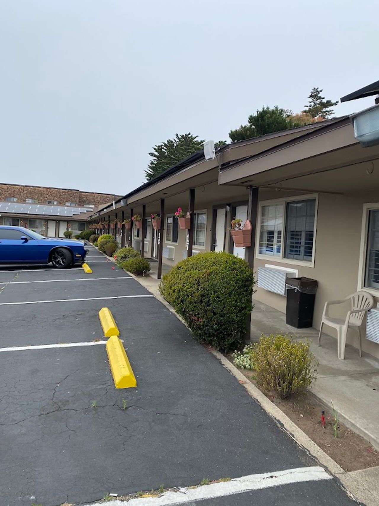 Photo of Lone Oak Lodge - Exterior, Free Parking