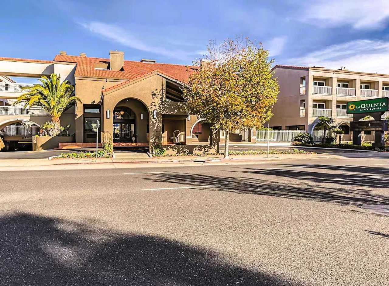 La Quinta Inn & Suites by Wyndham San Francisco Airport West