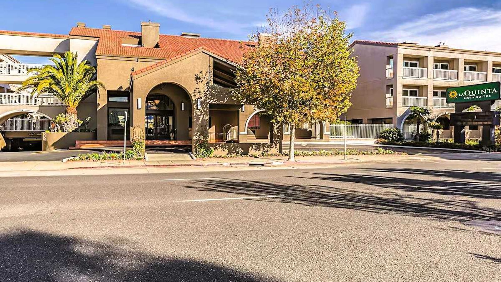 La Quinta Inn & Suites by Wyndham San Francisco Airport West