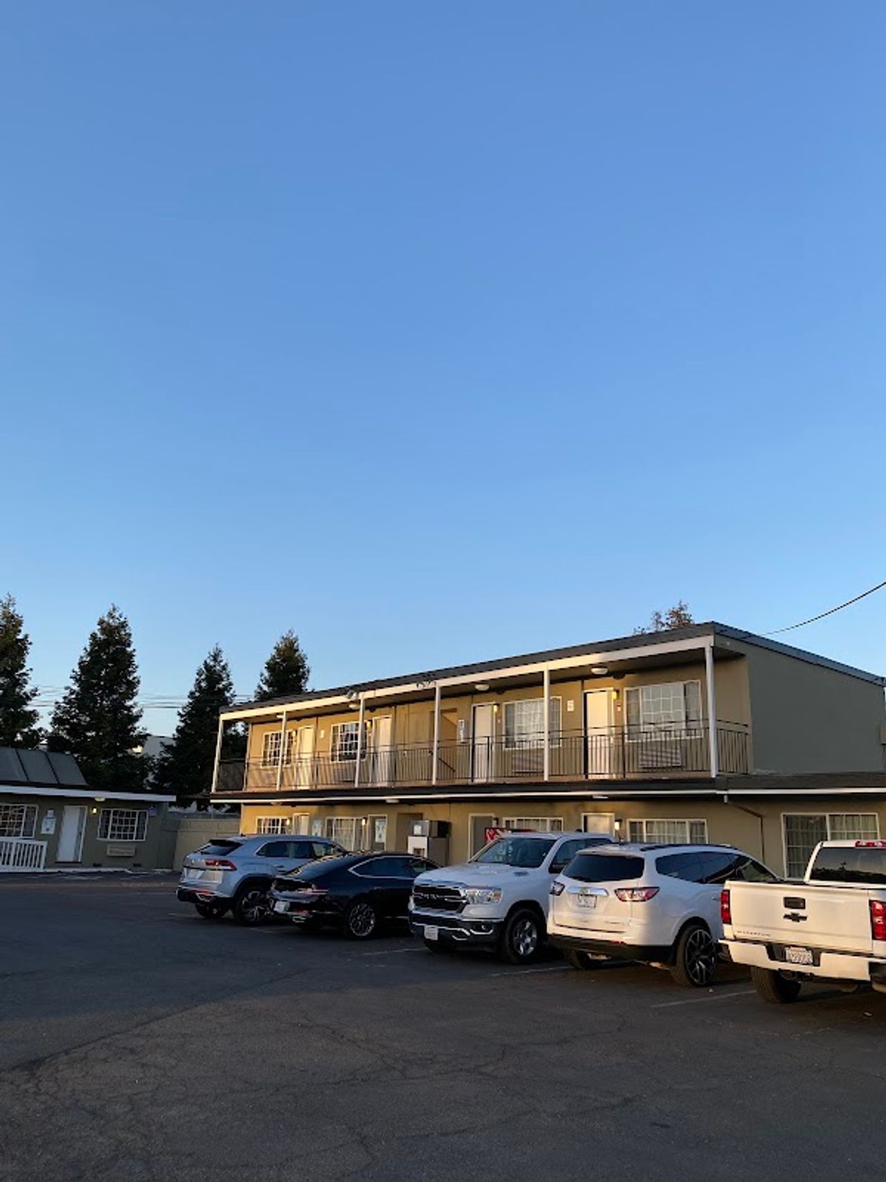 Photo of Redwood Inn