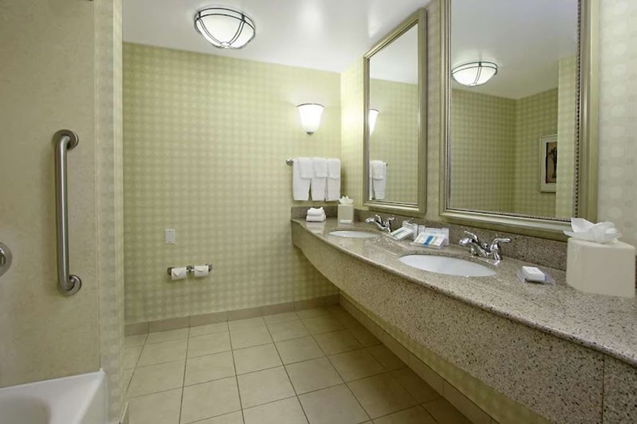 Photo of Hilton Garden Inn Sonoma County Airport