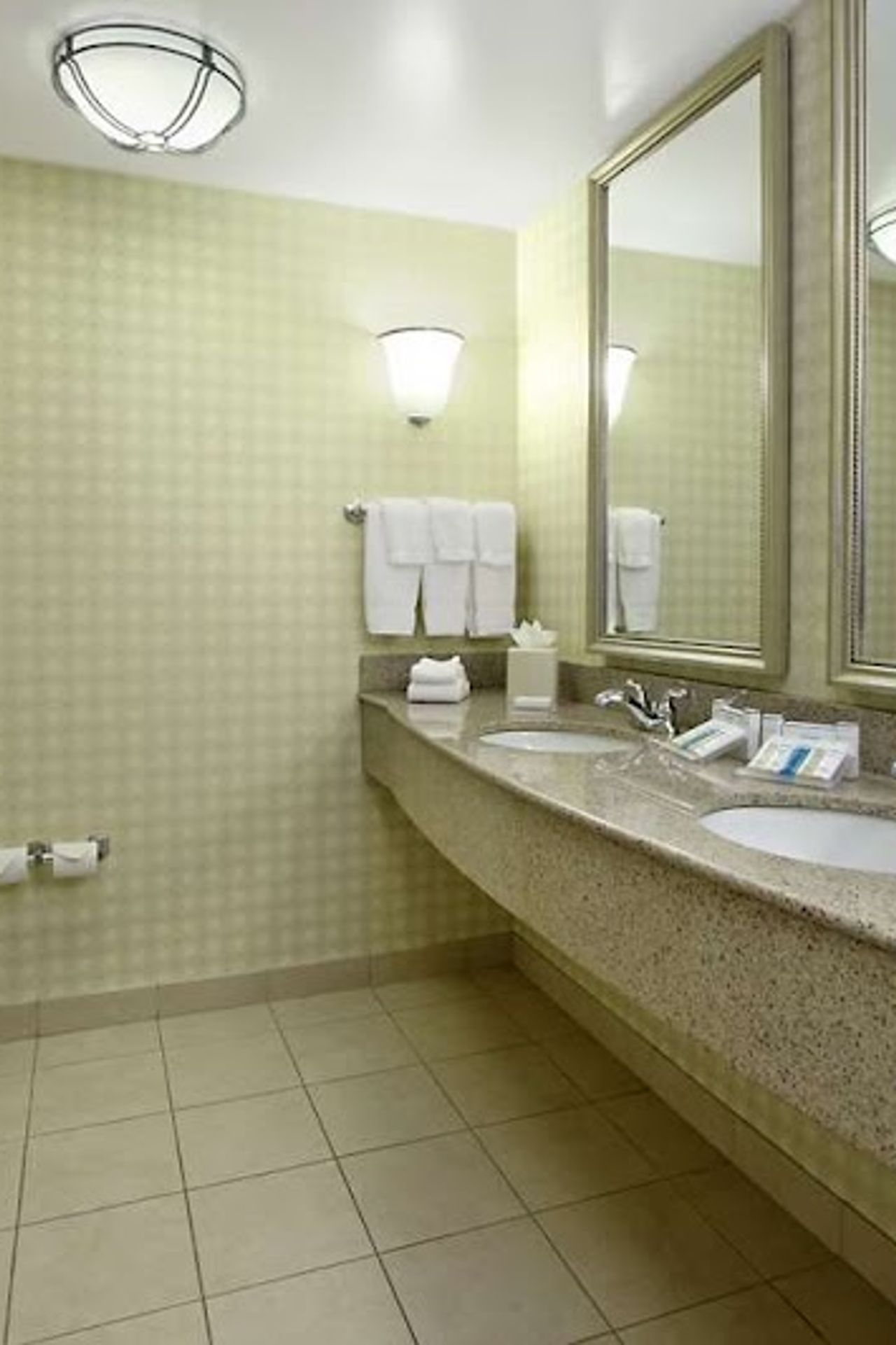 Photo of Hilton Garden Inn Sonoma County Airport