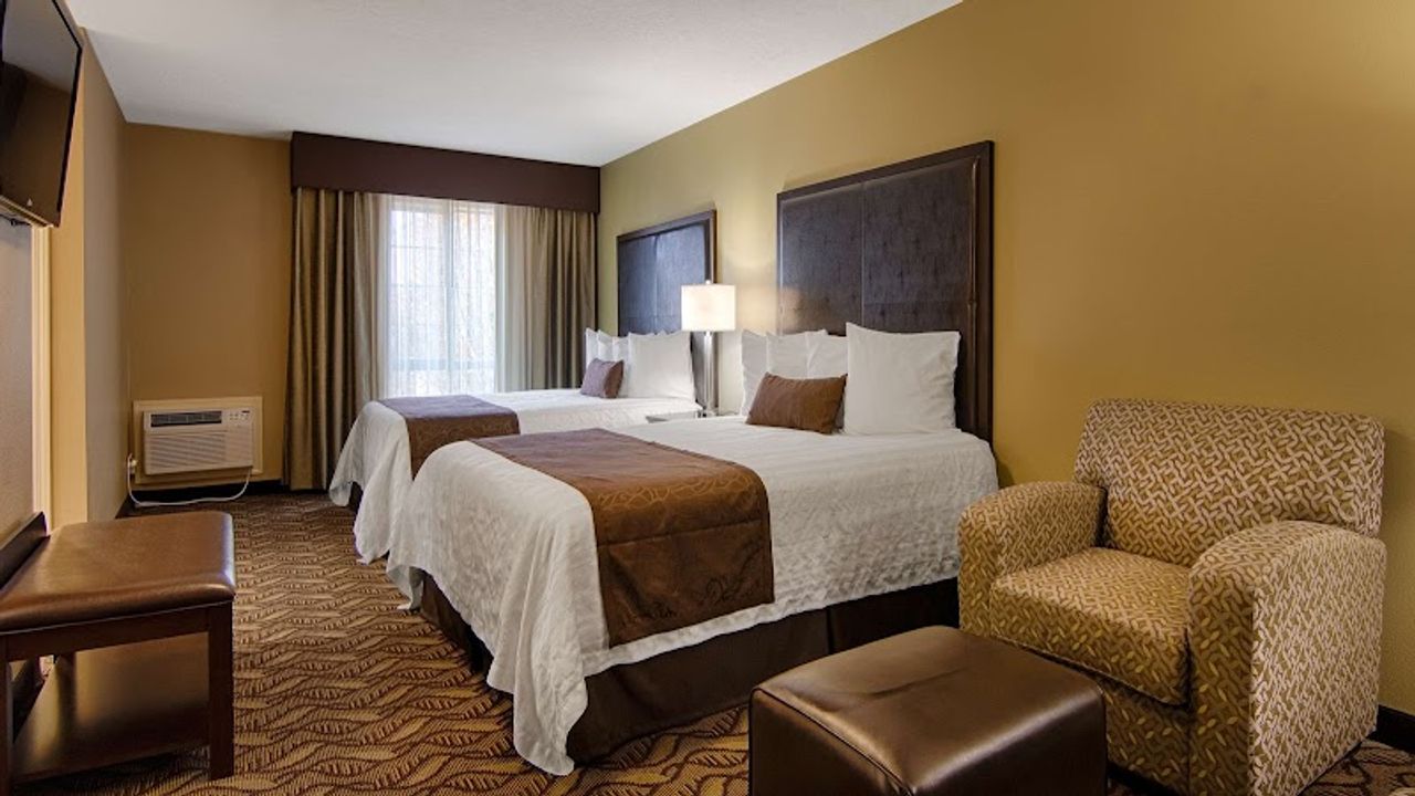 Photo of Best Western Grand Manor Inn - Room, 2 Queen beds