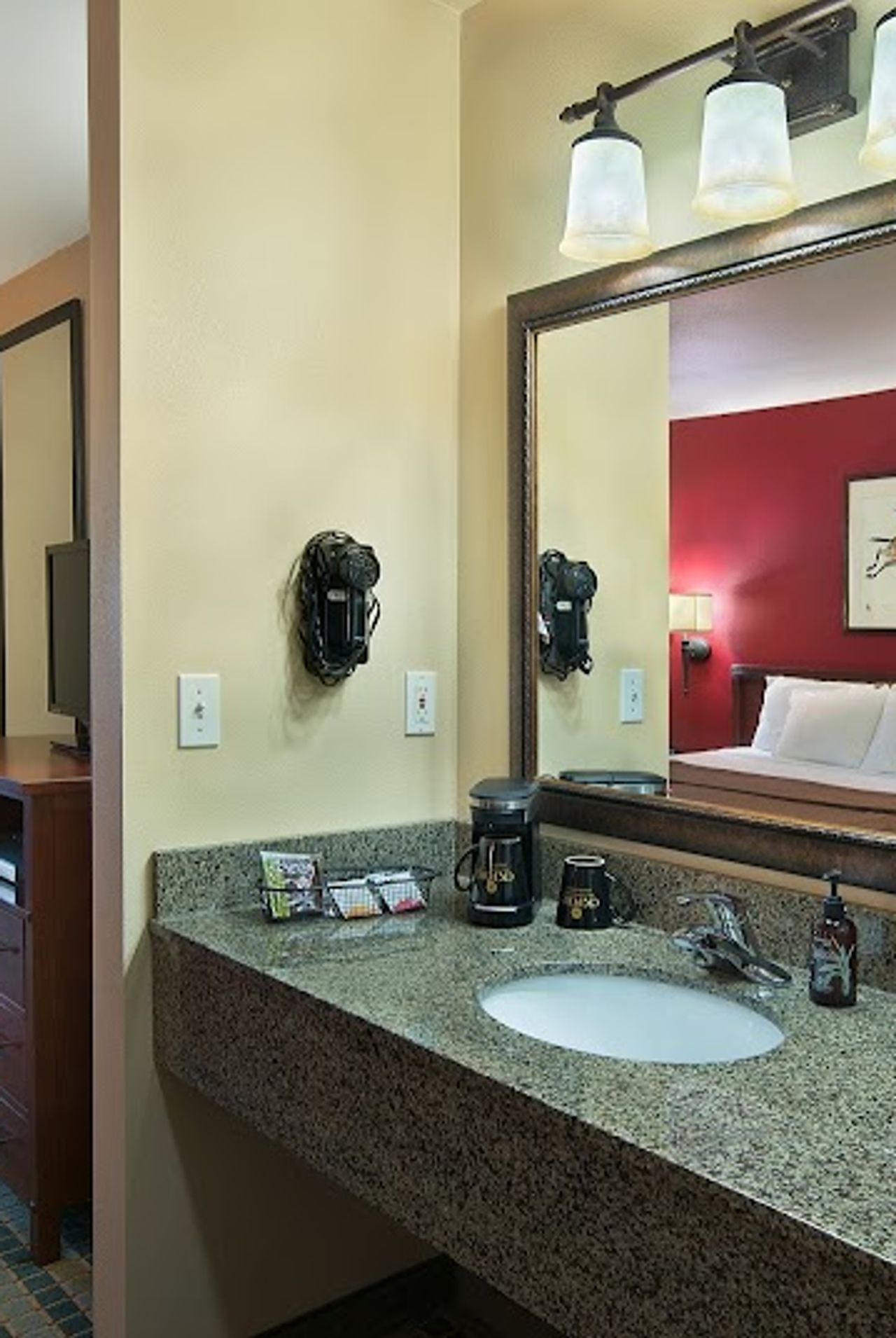 Photo of Oxford Suites Pendleton