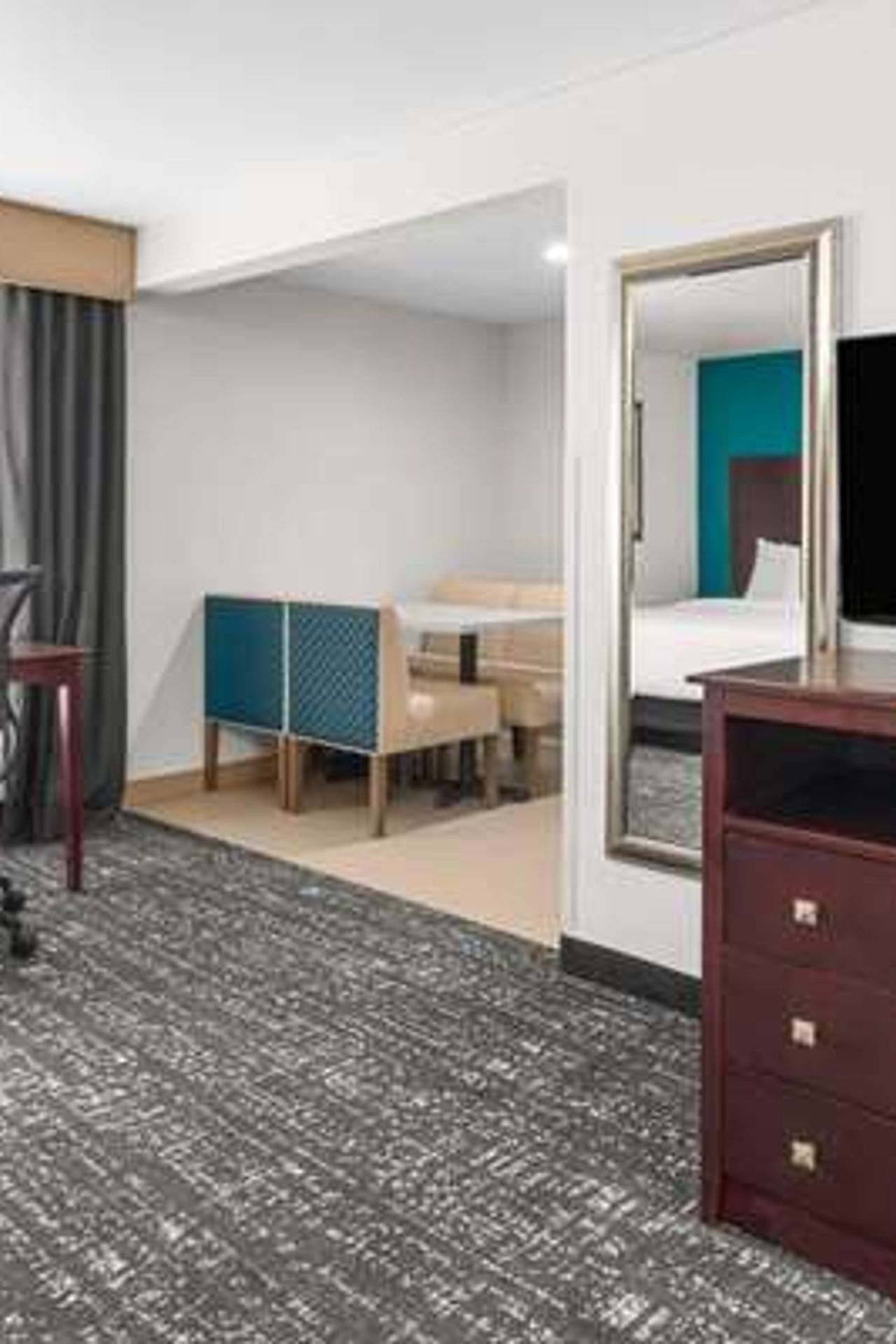 Photo of La Quinta Inn & Suites by Wyndham Portland NW