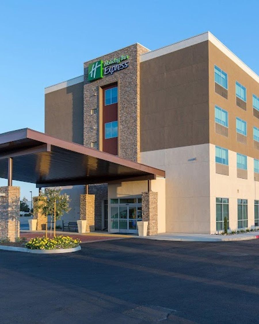 Holiday Inn Express Visalia - Sequoia Gateway Area by IHG