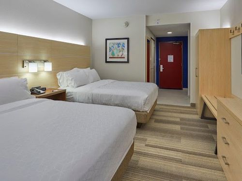 Photo of Holiday Inn Express Eugene - Springfield, an IHG Hotel - Room, 2 Queen beds, Flat TV