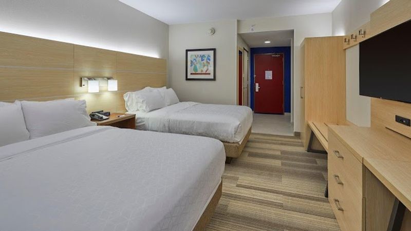 Photo of Holiday Inn Express Eugene - Springfield, an IHG Hotel - Room, 2 Queen beds, Flat TV