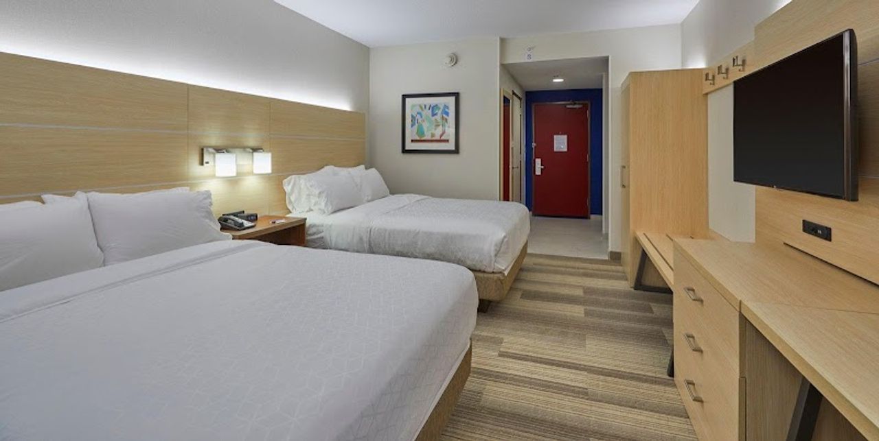 Photo of Holiday Inn Express Eugene - Springfield, an IHG Hotel - Room, 2 Queen beds, Flat TV