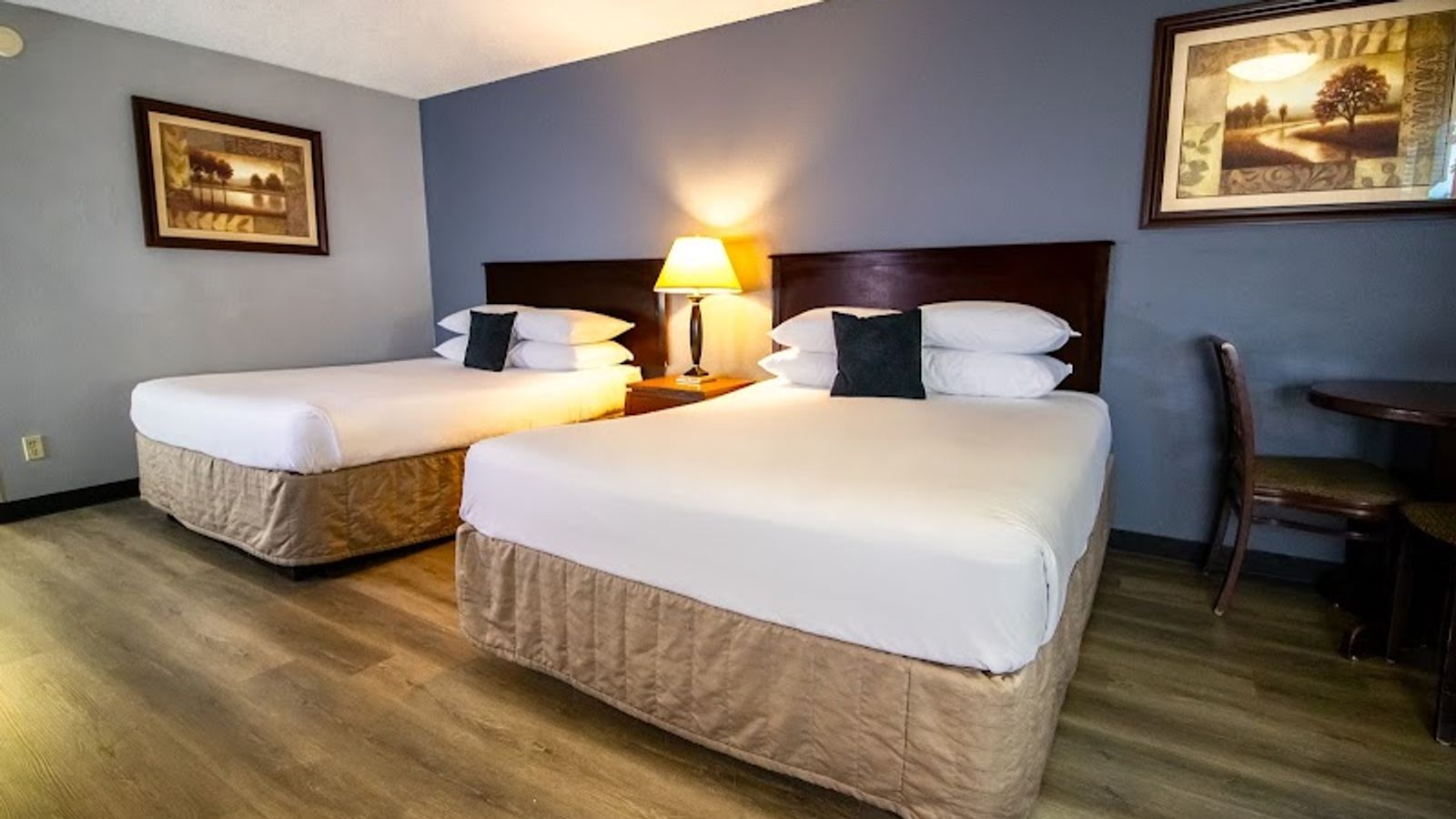 Photo of Red Lion Inn & Suites Vancouver