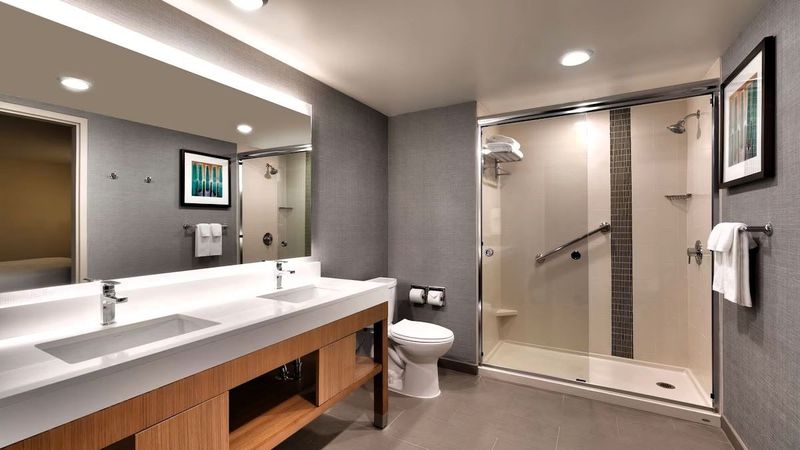 Hyatt Place Boise/Downtown - Suite, Bathroom