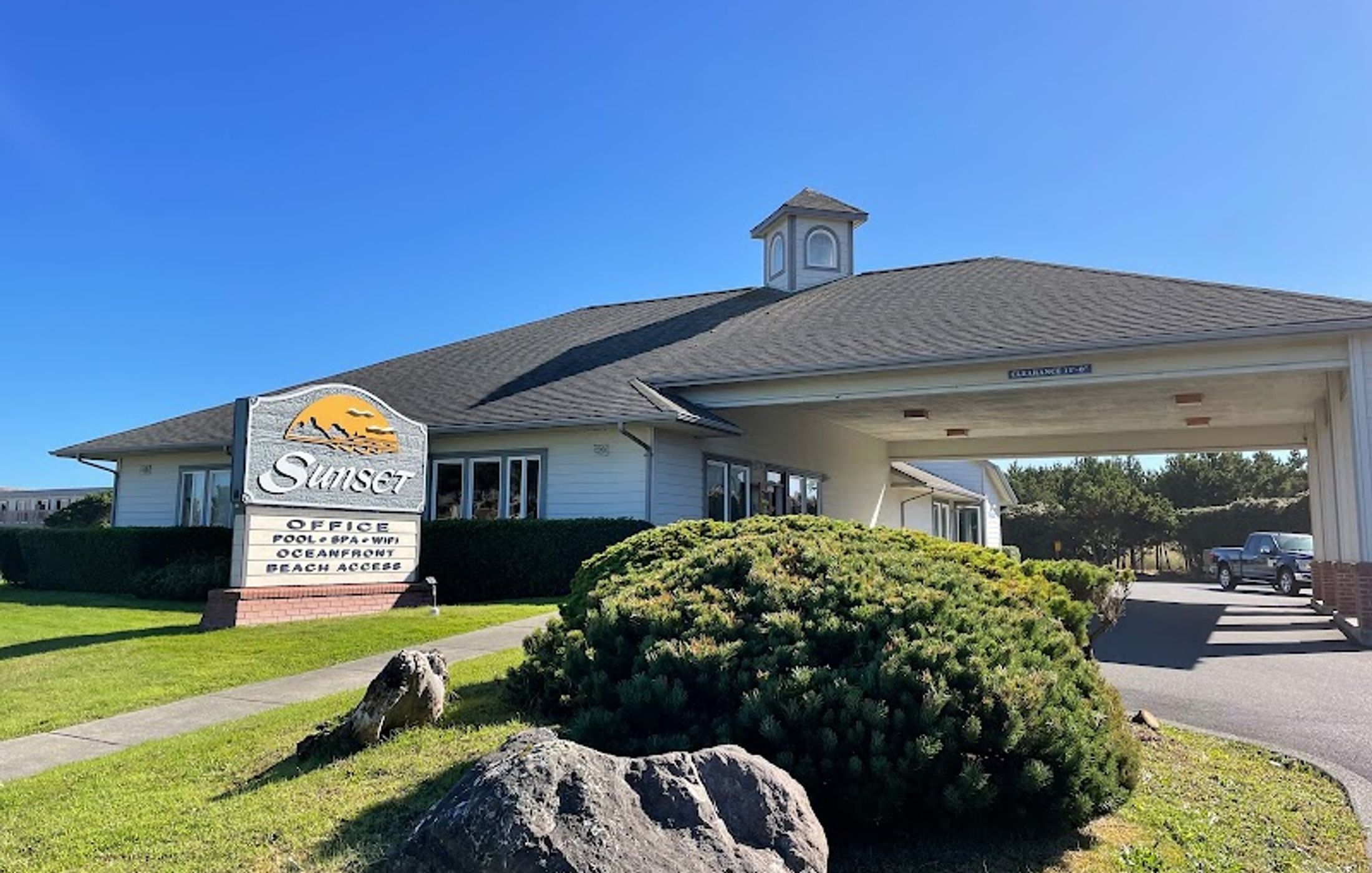 Sunset Oceanfront Lodging